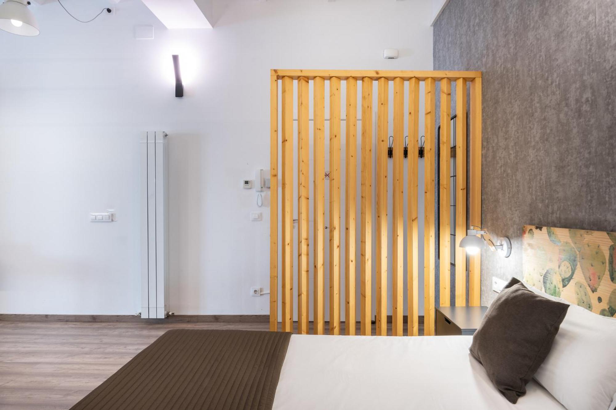 Beautiful Renovated Loft Minutes From The Beach برشلونة المظهر الخارجي الصورة