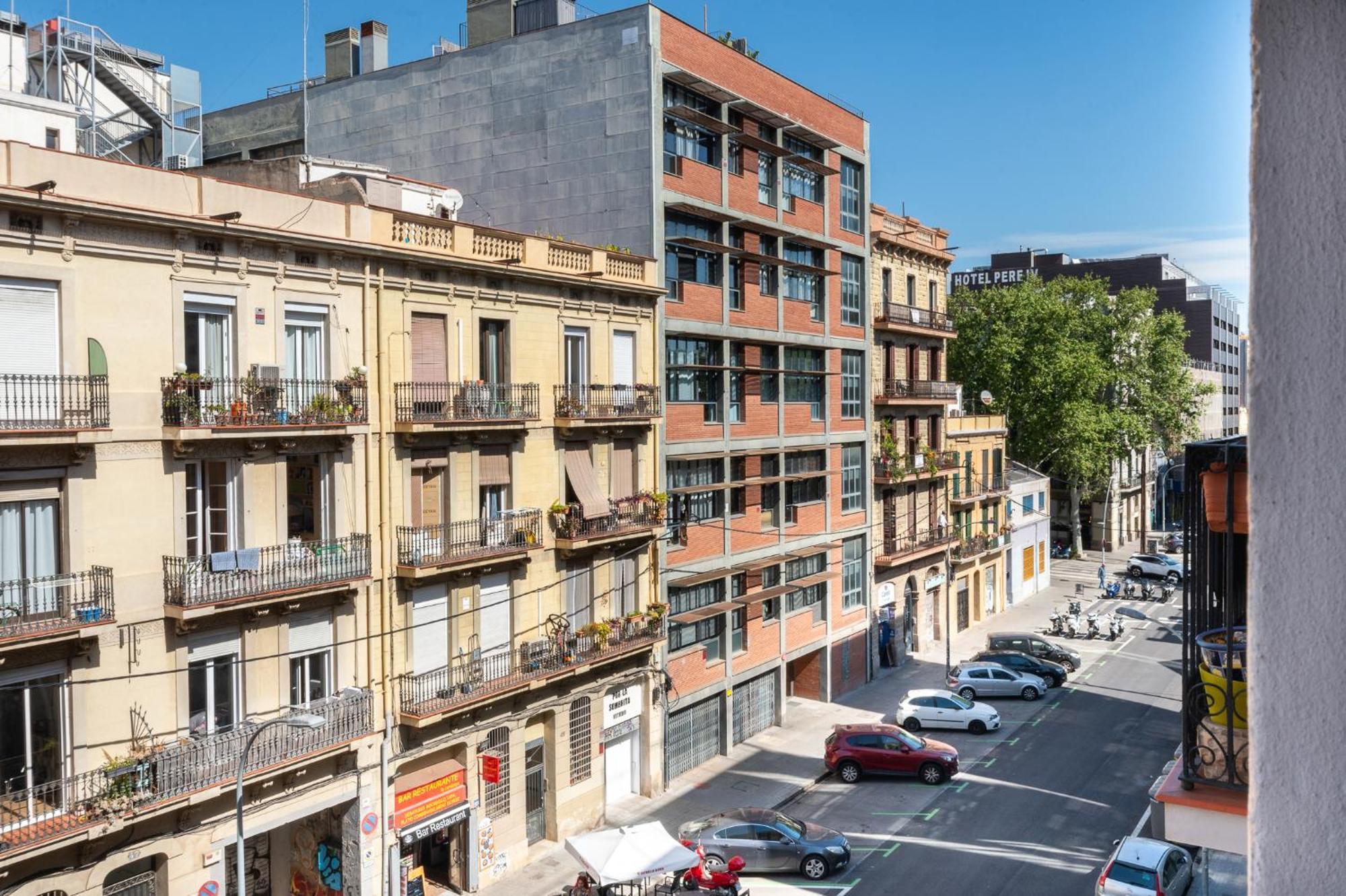 Beautiful Renovated Loft Minutes From The Beach برشلونة المظهر الخارجي الصورة