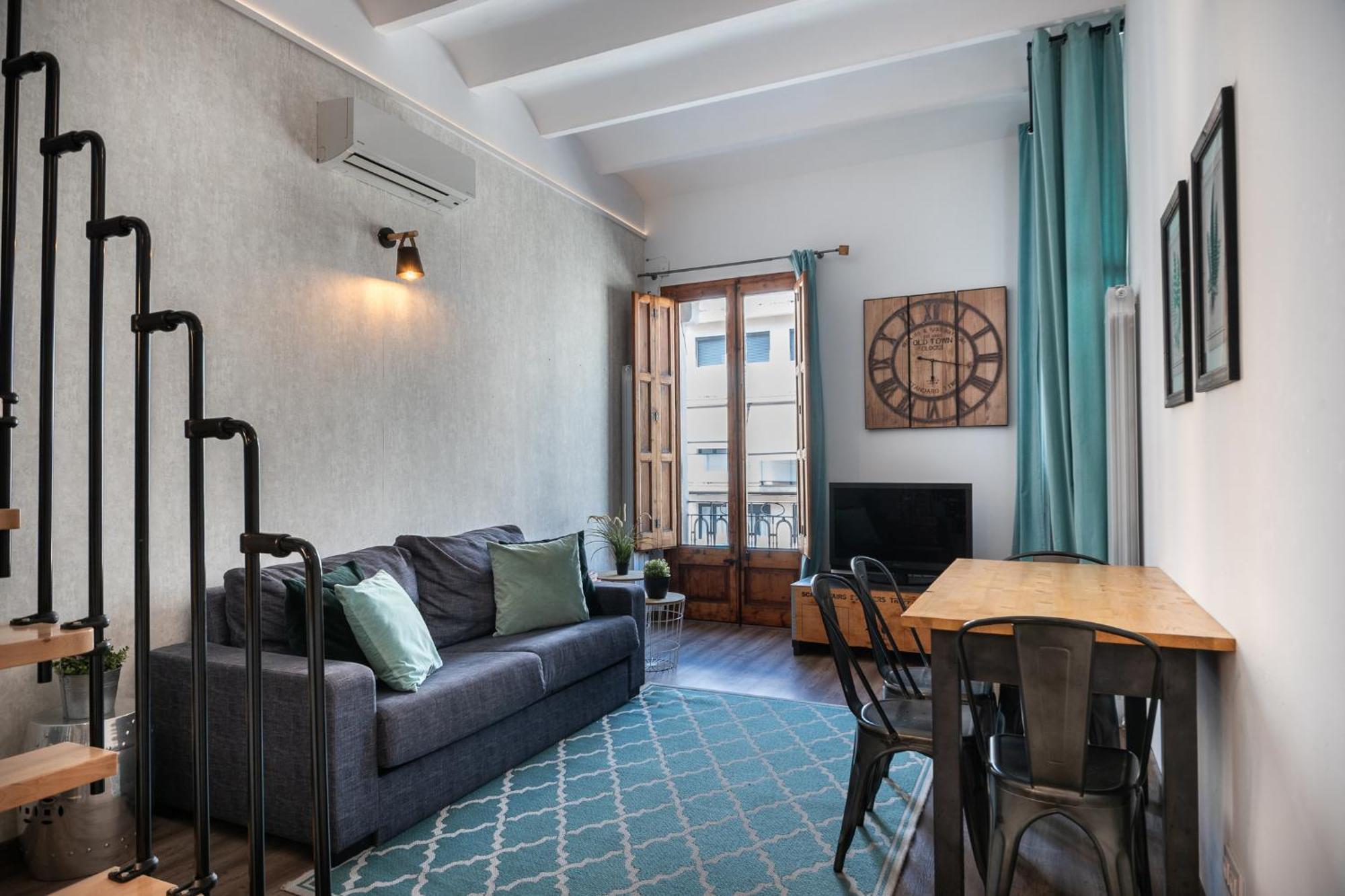 Beautiful Renovated Loft Minutes From The Beach برشلونة المظهر الخارجي الصورة